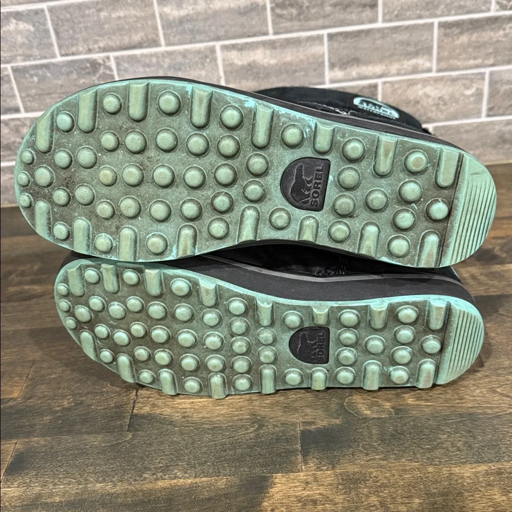 Sorel Glacy Explorer Shortie Boot Black and Mint Size‎ 7.5